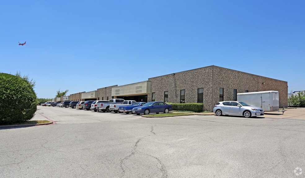 2636 Walnut Hill Ln, Dallas, TX for lease - Building Photo - Image 2 of 7