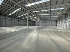 First Av, Doncaster for lease Interior Photo- Image 2 of 5