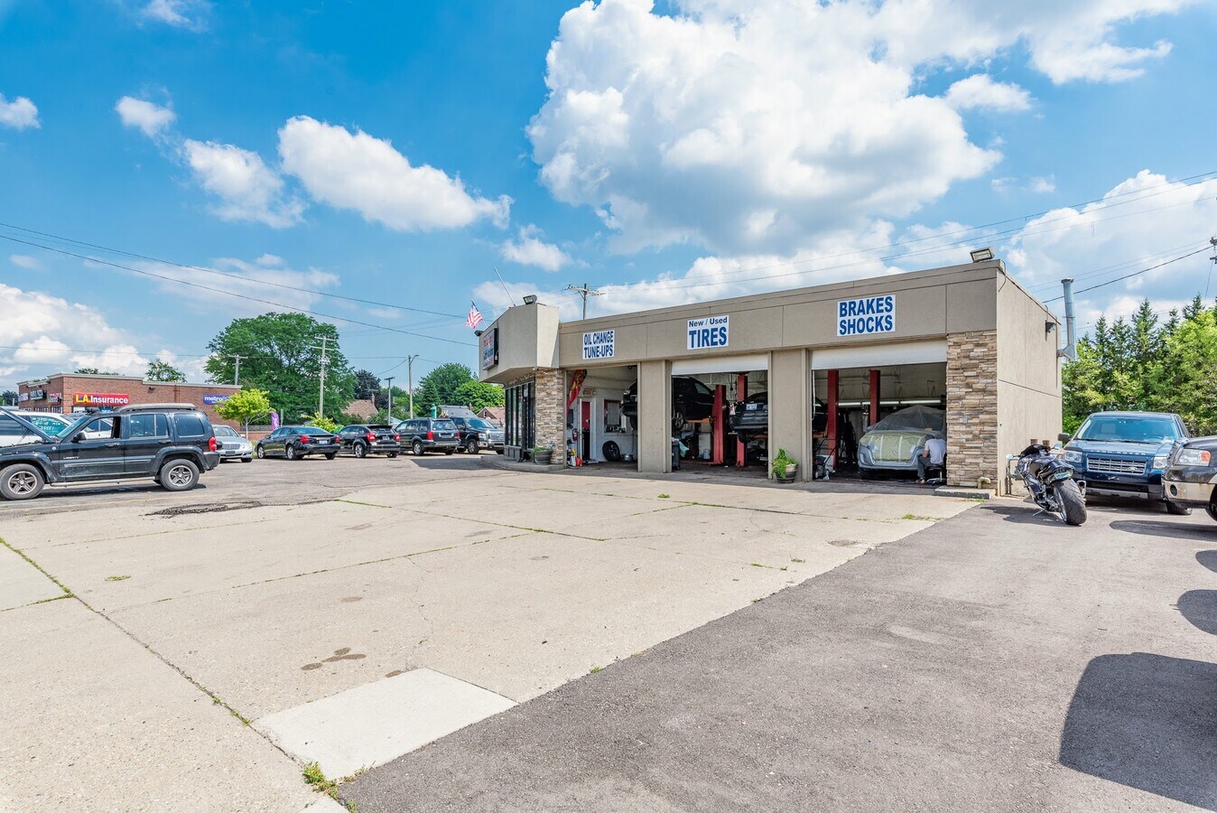 20005 Ecorse Rd, Taylor, MI 48180