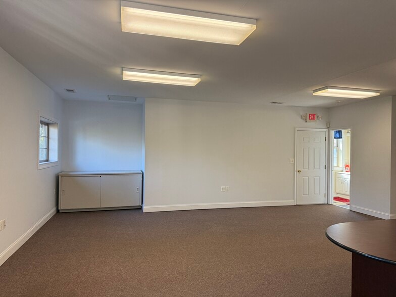 8211 Baltimore Annapolis Blvd, Pasadena, MD for lease - Building Photo - Image 2 of 8
