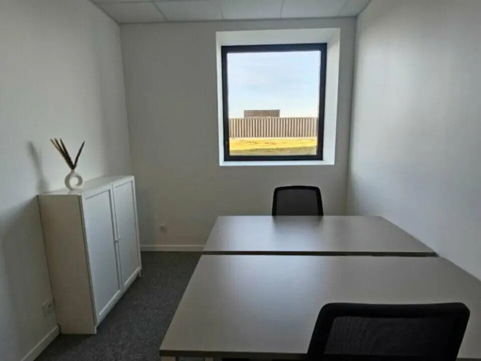 Office in Le Havre for lease Interior Photo- Image 1 of 5