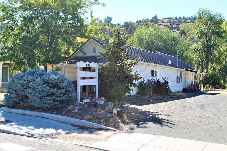 237 S Canyon Blvd, John Day, OR for sale - Building Photo - Image 1 of 1