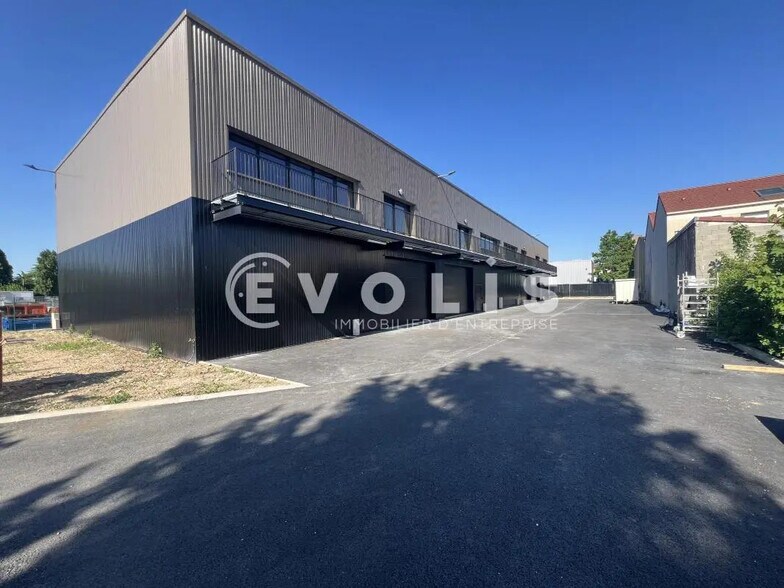 Flex in Noisy-le-Grand for lease - Building Photo - Image 1 of 16