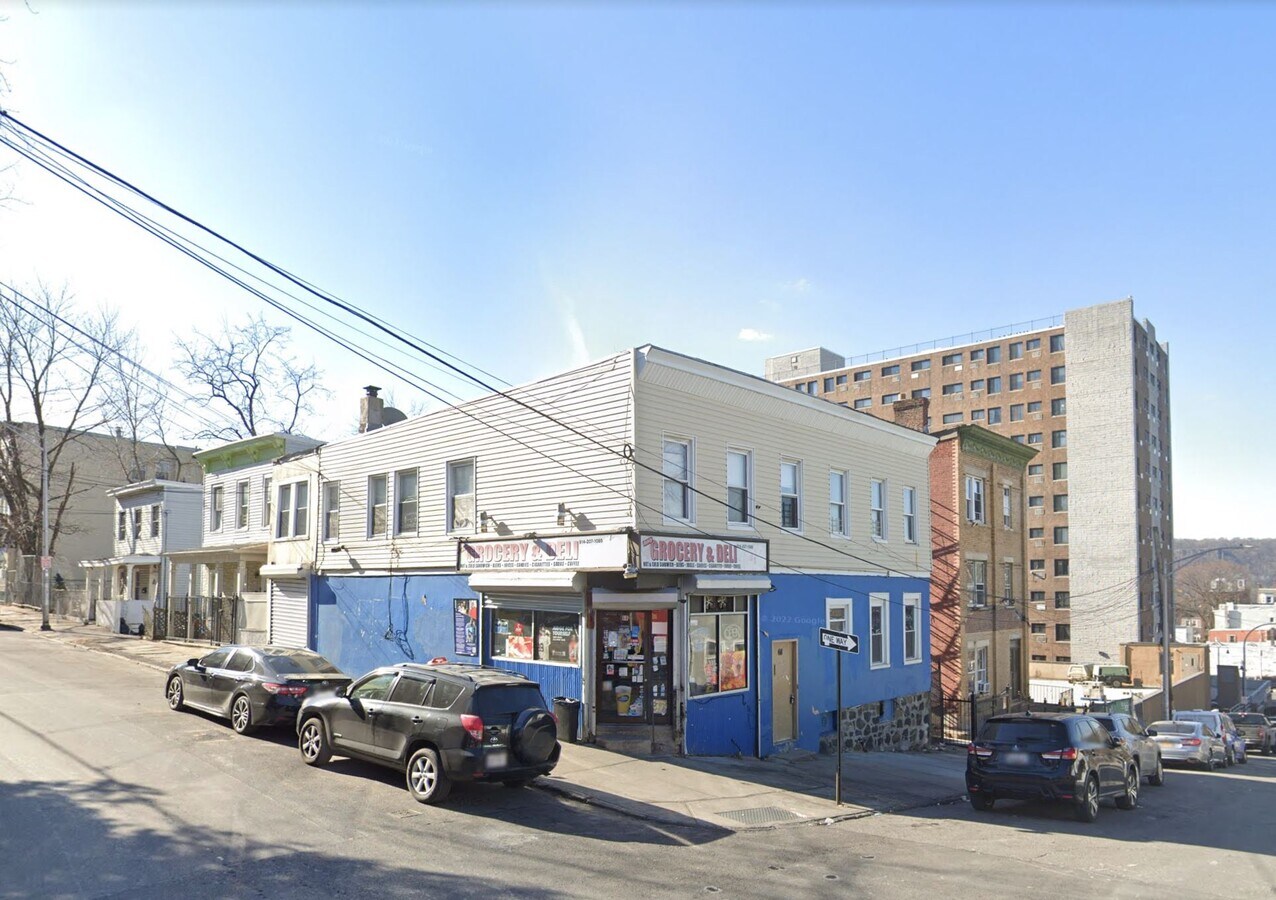 6668 Herriot St, Yonkers, NY 10701