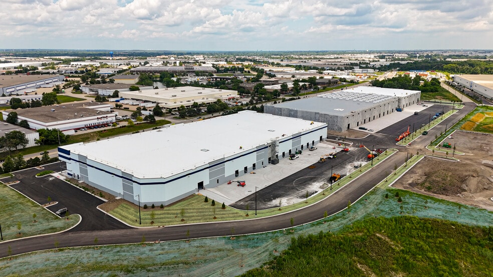 755 N Independence Blvd, Romeoville, IL for lease - Building Photo - Image 3 of 4