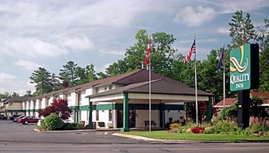 1492 US 31 N, Traverse City, MI for sale - Primary Photo - Image 1 of 1