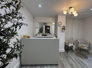 2-7 Buttercross Ct, Tickhill for lease Interior Photo- Image 2 of 5