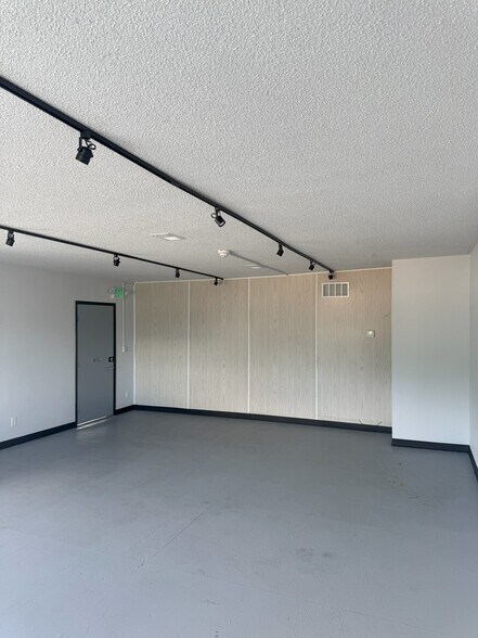 425 Gentry Way, Reno, NV for lease - Building Photo - Image 2 of 16