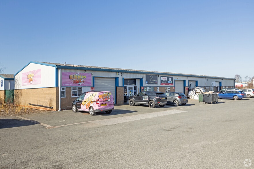 Auster Rd, York for lease - Building Photo - Image 2 of 4