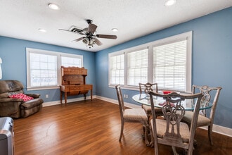 209 S Main St, Lindale, TX for sale Interior Photo- Image 2 of 14