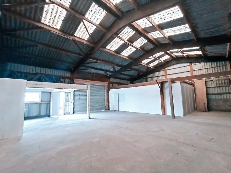 Location Entrepôt 270 m² - Photo 1