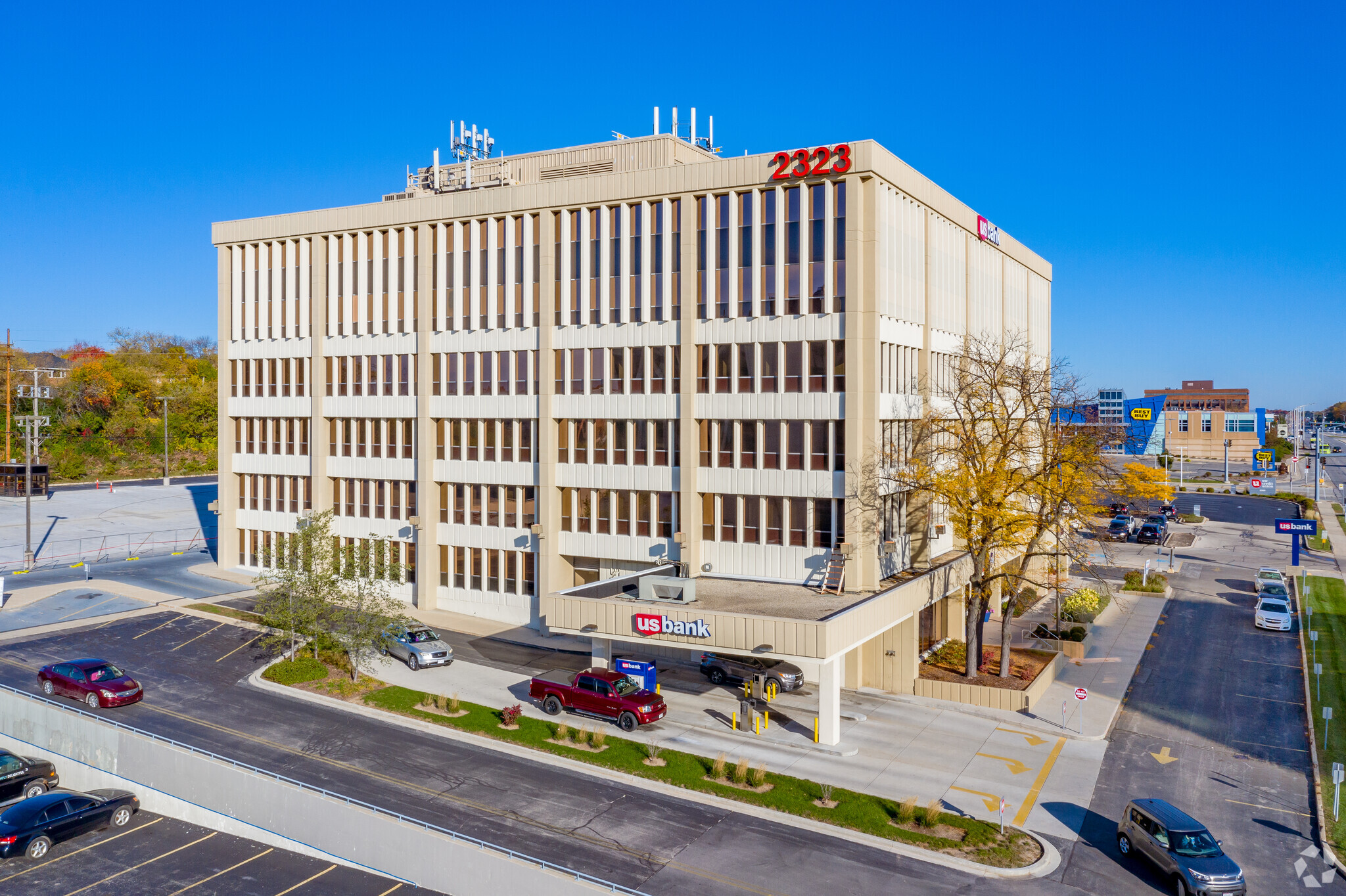 2323 N Mayfair Rd, Milwaukee, WI for lease Building Photo- Image 1 of 7