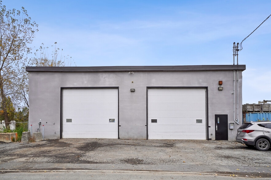 290 Rue Quinlan, Montréal, QC for sale - Building Photo - Image 1 of 13