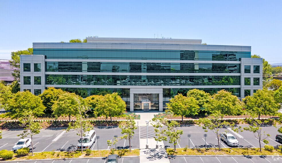 555 Airport Blvd, Burlingame, CA for lease - Building Photo - Image 2 of 4