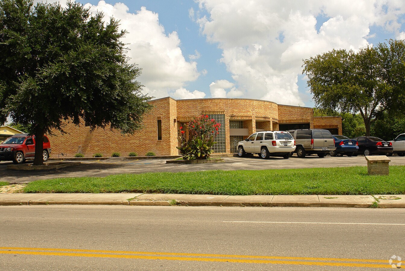 314 N Hackberry St, San Antonio, TX 78202