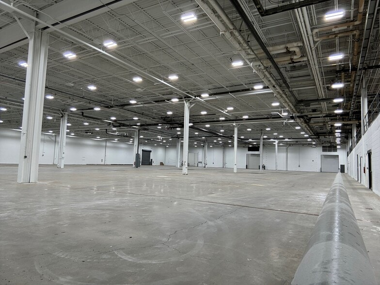 668 Gravel Pike, East Greenville, PA for lease - Interior Photo - Image 1 of 7