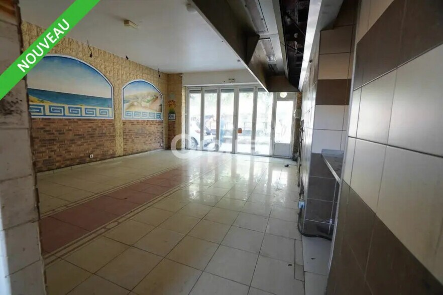 Retail in Dijon for lease - Building Photo - Image 2 of 7