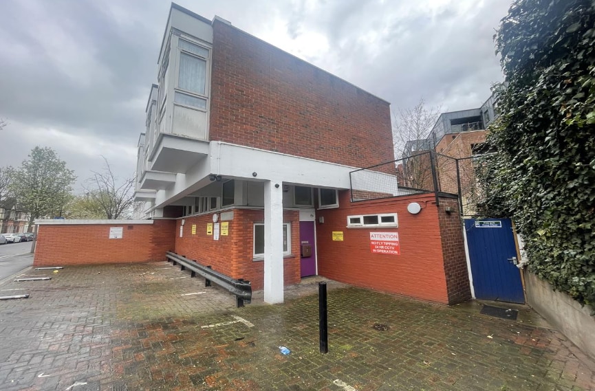 2-4 Cumberland Rd, London for sale Primary Photo- Image 1 of 1