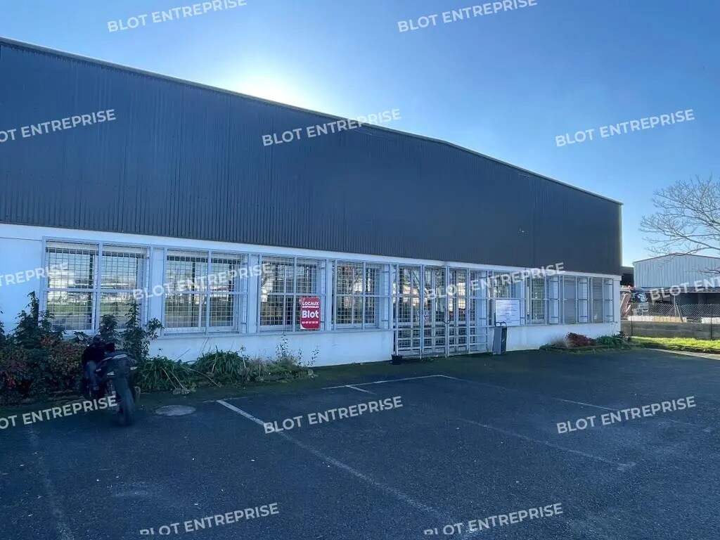 Office in Lanester for lease Building Photo- Image 1 of 9