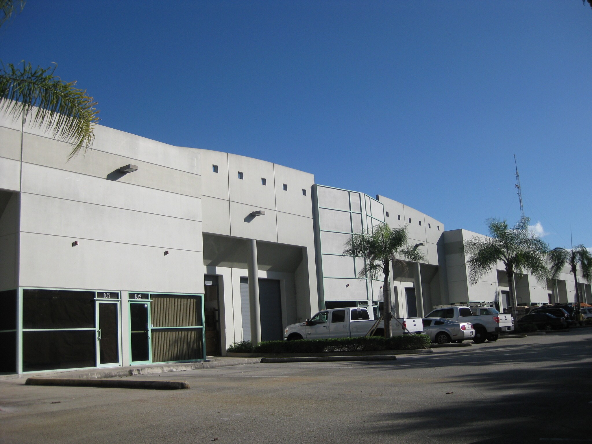 911 NW 209th Ave, Pembroke Pines, FL for sale Building Photo- Image 1 of 1