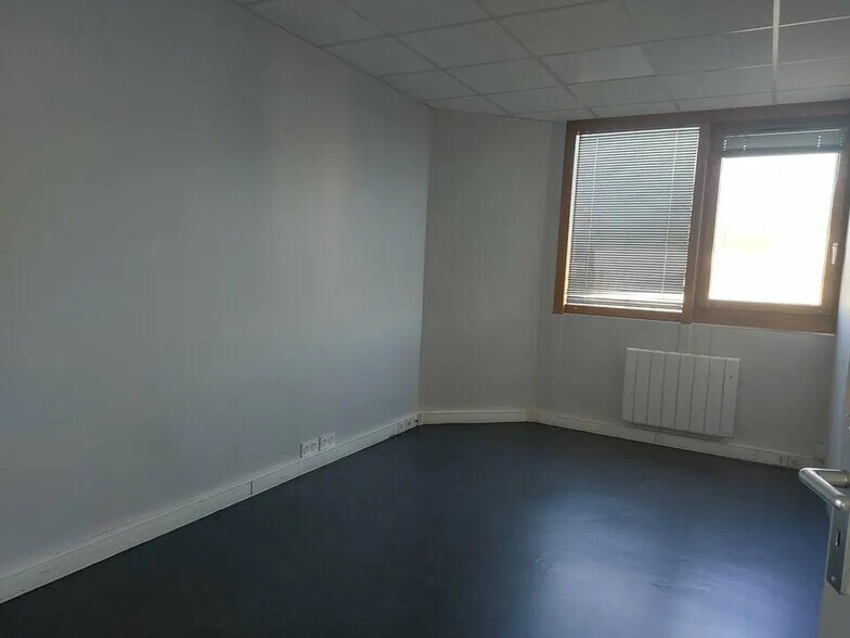 Office in Cesson-Sévigné for lease - Interior Photo - Image 3 of 5