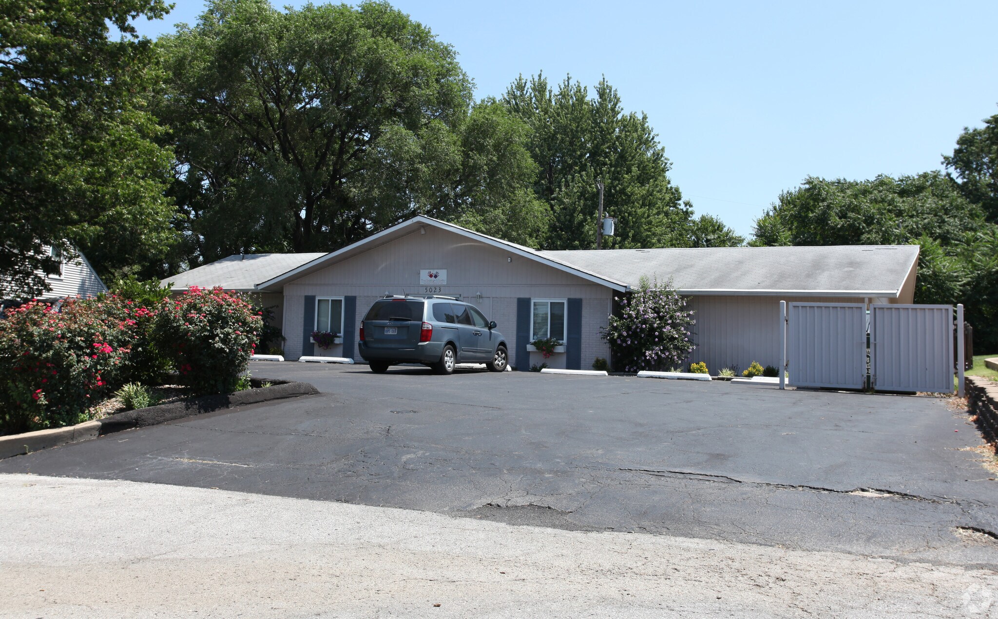 5023 Granada St, Mission, KS for sale Building Photo- Image 1 of 1