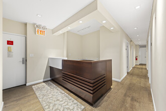 30 W 60th St, New York, NY for lease Interior Photo- Image 2 of 11