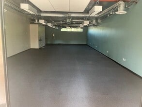 6591-6599 Collins Dr, Moorpark, CA for lease Interior Photo- Image 2 of 3