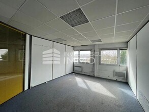 Flex in Vitry-sur-Seine for lease Interior Photo- Image 2 of 5