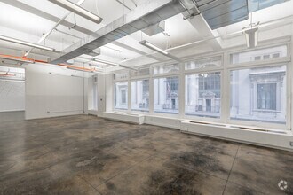 32 W 39th St, New York, NY for lease Interior Photo- Image 2 of 7