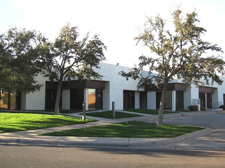 3001 W Illinois Ave, Midland, TX for lease - Building Photo - Image 1 of 5