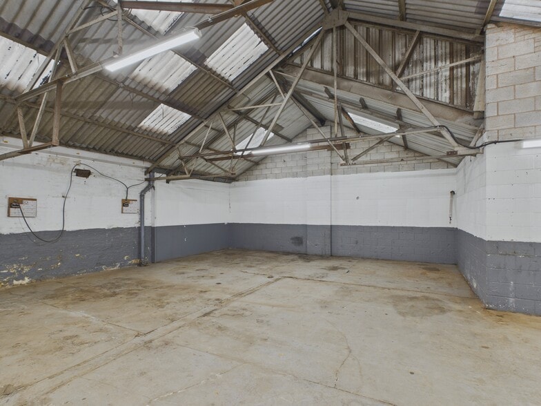 River Ln, Chester for lease - Interior Photo - Image 2 of 6