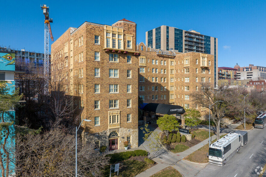 4600 J C Nichols Pky, Kansas City, MO for lease - Building Photo - Image 1 of 8