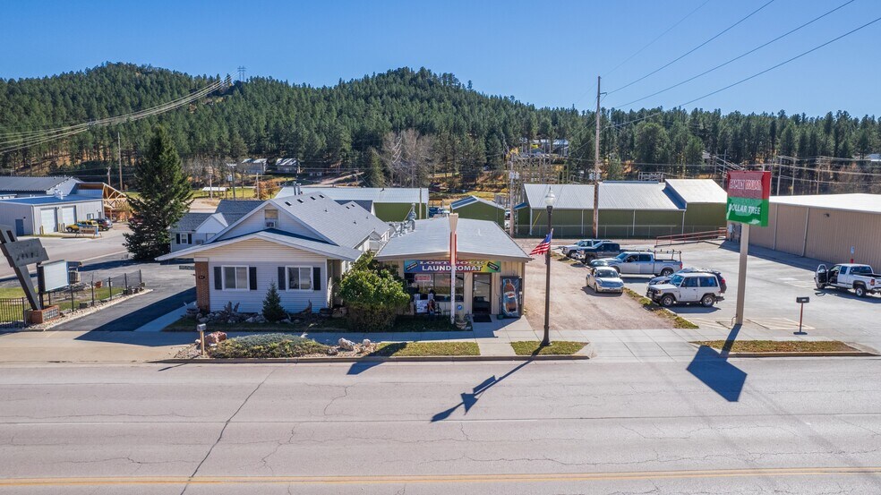 242 Mount Rushmore Rd, Custer, SD for sale - Building Photo - Image 1 of 1
