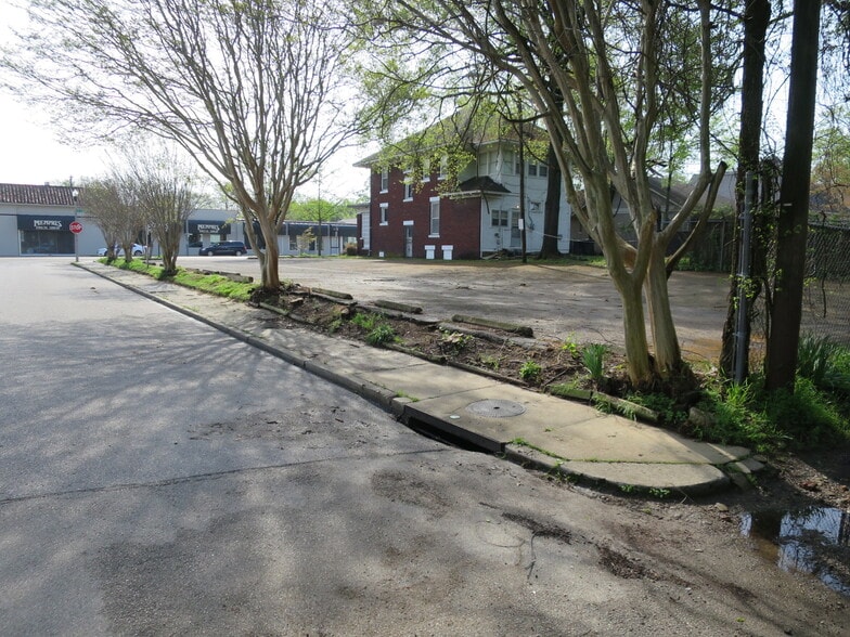 871 S Cooper St, Memphis, TN for lease - Building Photo - Image 3 of 11