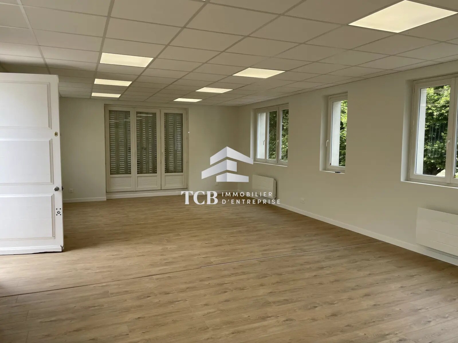 Office in Nantes for lease Interior Photo- Image 1 of 4