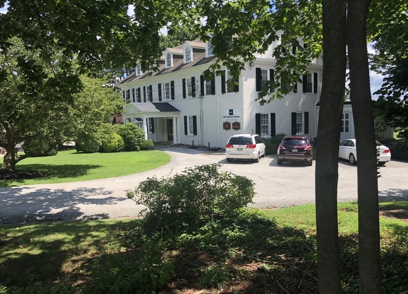 15 Garrett Ave, Bryn Mawr, PA for lease - Building Photo - Image 2 of 7