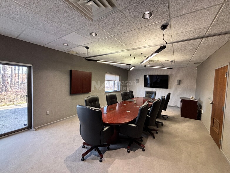 2285 E Enterprise Pky, Twinsburg, OH for sale - Building Photo - Image 2 of 5