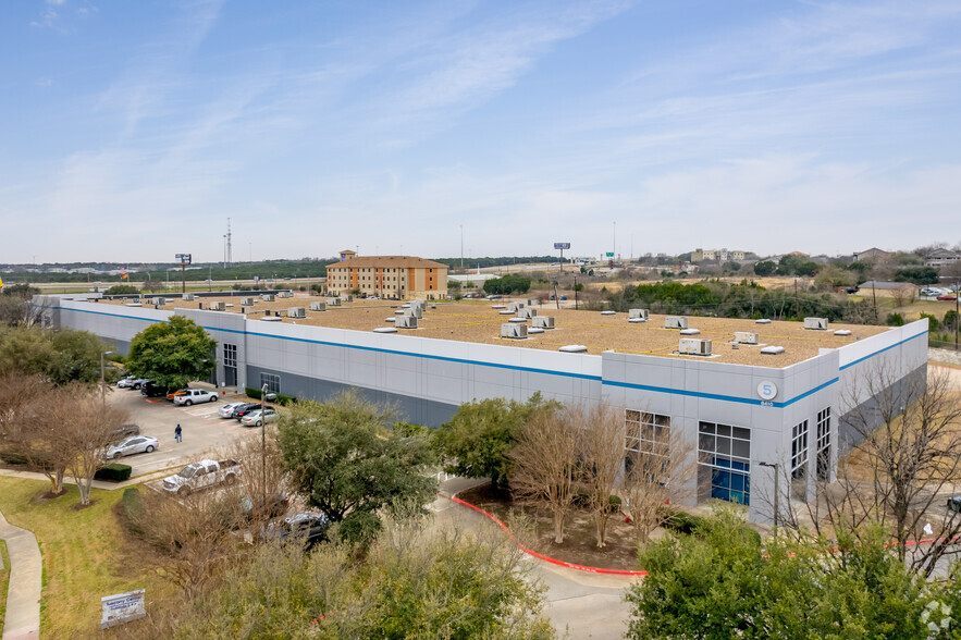 8410 Tuscany Way, Austin, TX for lease - Building Photo - Image 3 of 9