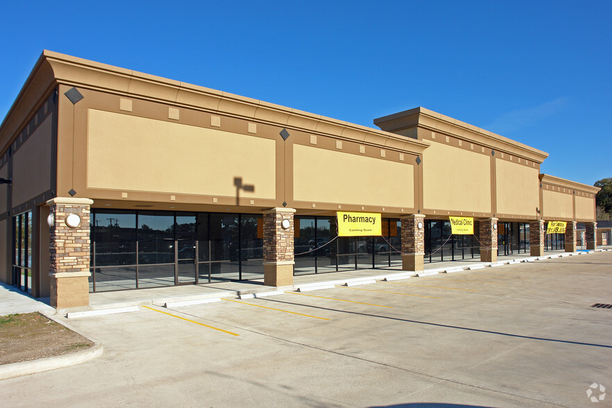 8221 Gulf Fwy, Houston, TX for lease - Building Photo - Image 2 of 10