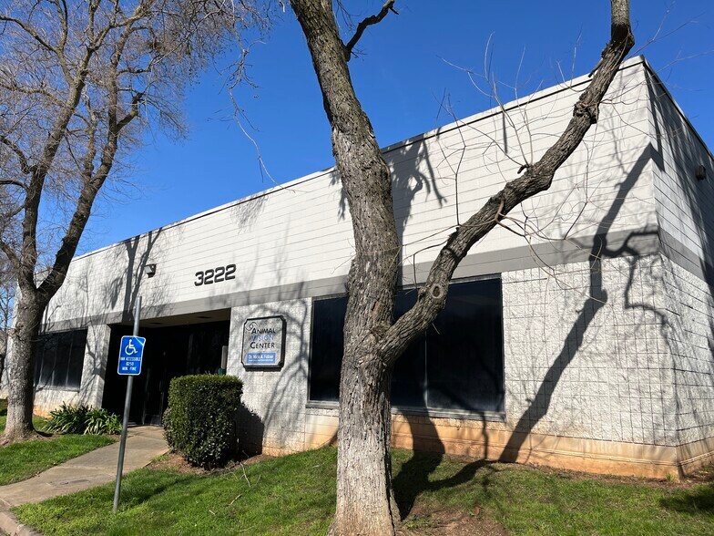 3222-3226 Ramos Cir, Sacramento, CA for lease - Building Photo - Image 3 of 13