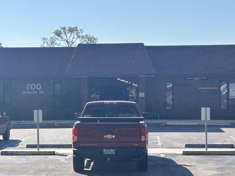 (Suite 8) Zeagler Dr, Palatka, FL for lease - Building Photo - Image 3 of 9