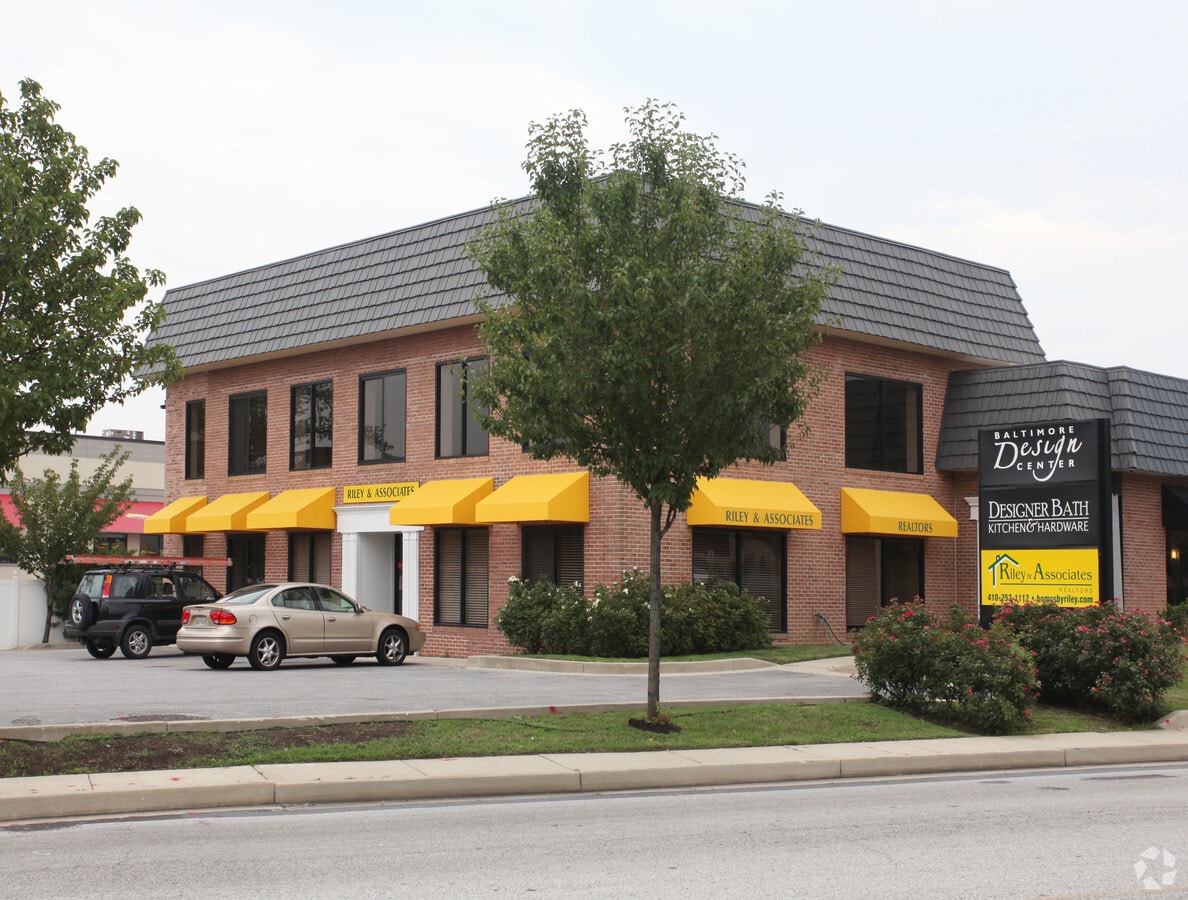 2111 Greenspring Dr, Timonium, MD 21093