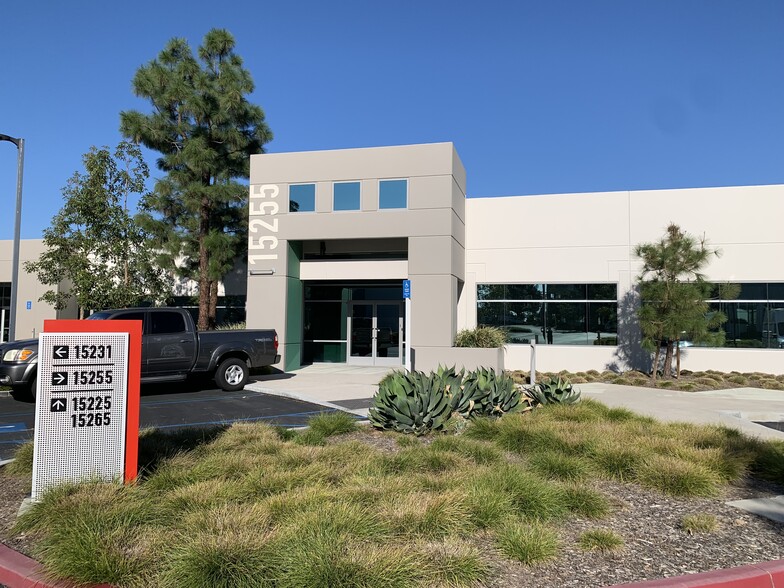 15255 Alton Pky, Irvine, CA for lease - Building Photo - Image 1 of 1