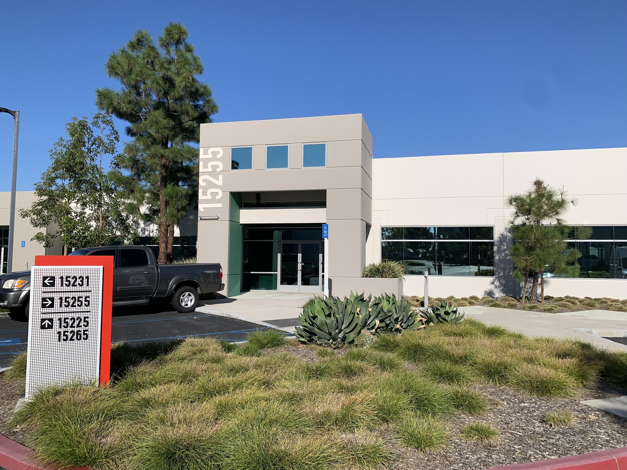 15255 Alton Pky, Irvine, CA for lease Building Photo- Image 1 of 2