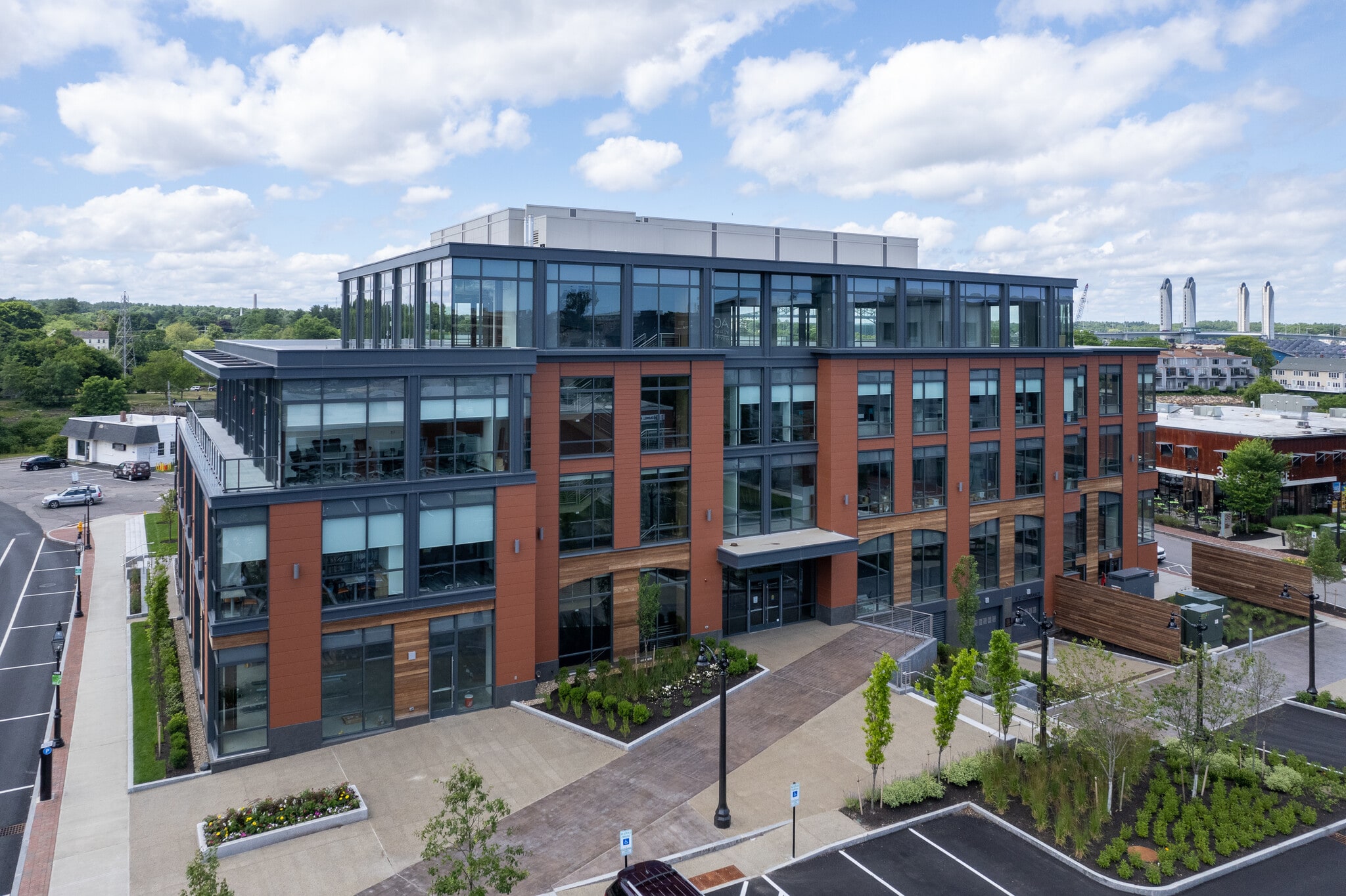 145 Maplewood Ave, Portsmouth, NH for lease Building Photo- Image 1 of 9