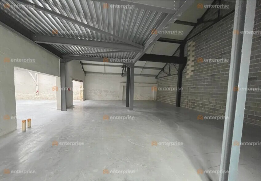 Retail in VILLENEUVE-D'ASCQ for sale - Interior Photo - Image 3 of 5