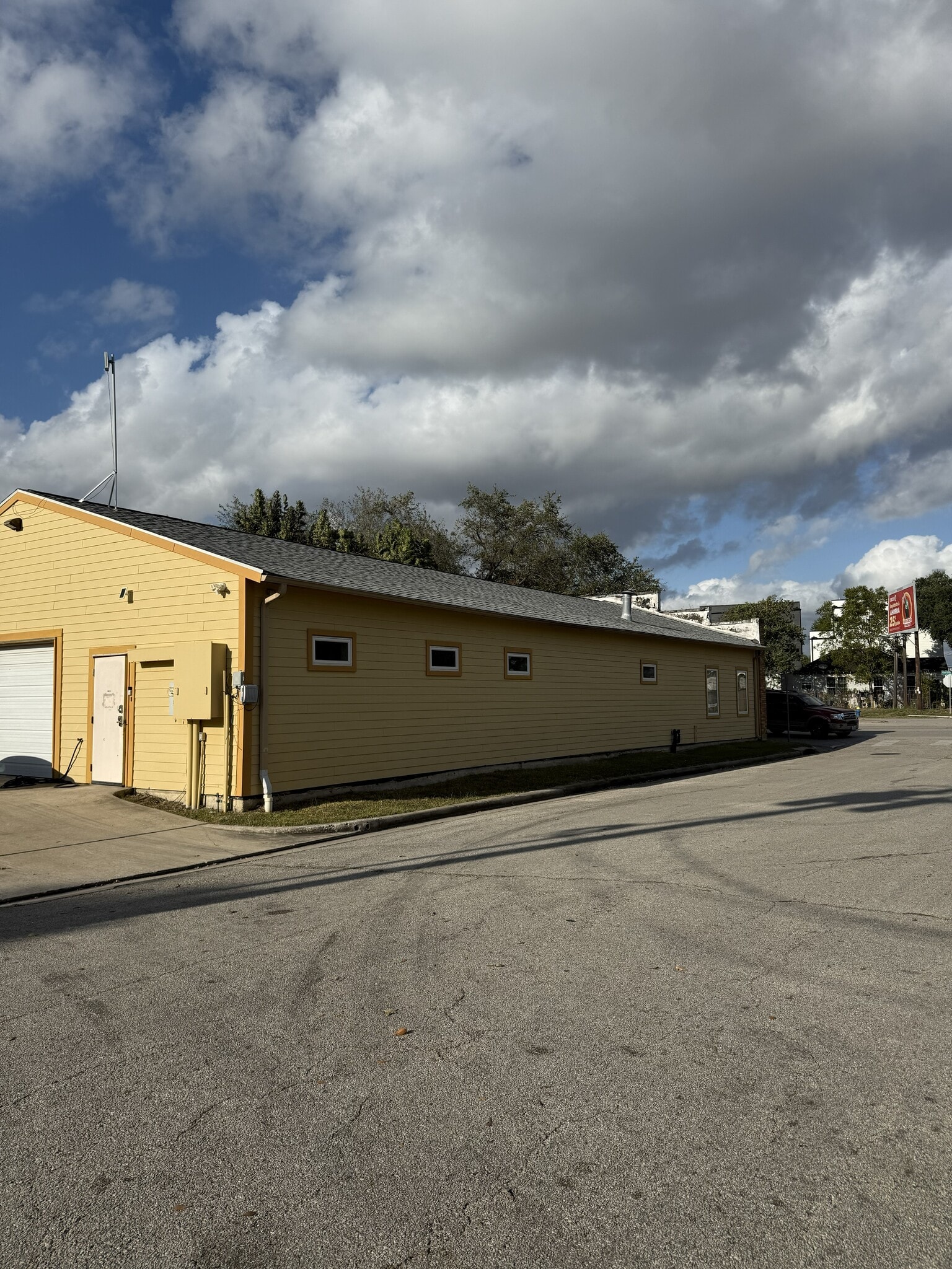 4208 Navigation Blvd, Houston, TX for lease Building Photo- Image 1 of 19
