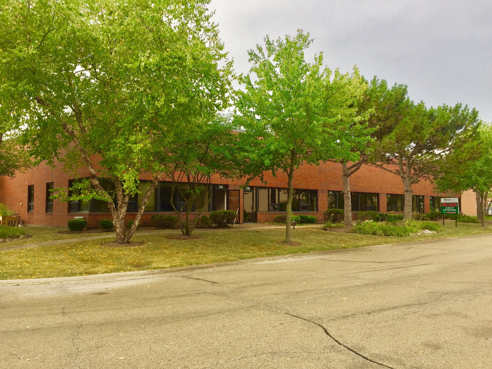 727 Hastings Dr, Buffalo Grove, IL for lease Building Photo- Image 1 of 27