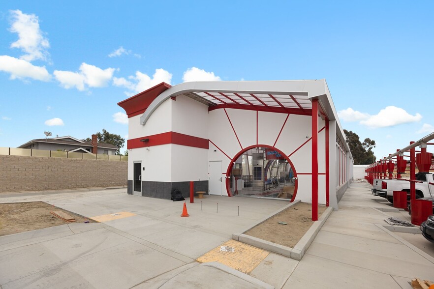 2507 E Ball Rd, Anaheim, CA for sale - Building Photo - Image 3 of 25